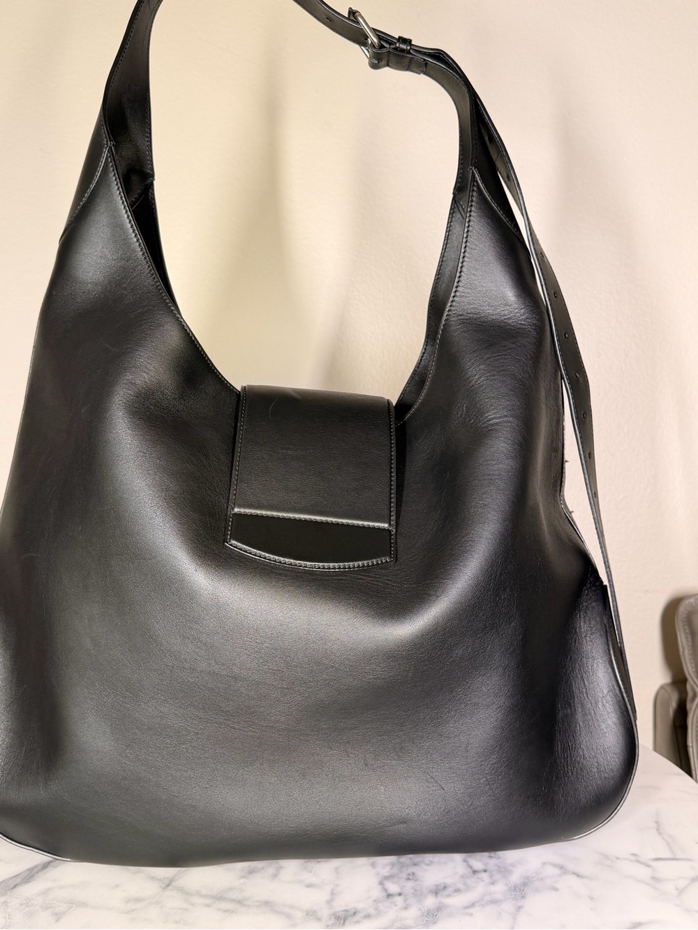 Gucci
Dog Embroidered Extra Large Dionysus Hobo - Picture 7 of 17
